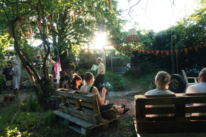 Kollektiv in den Mai